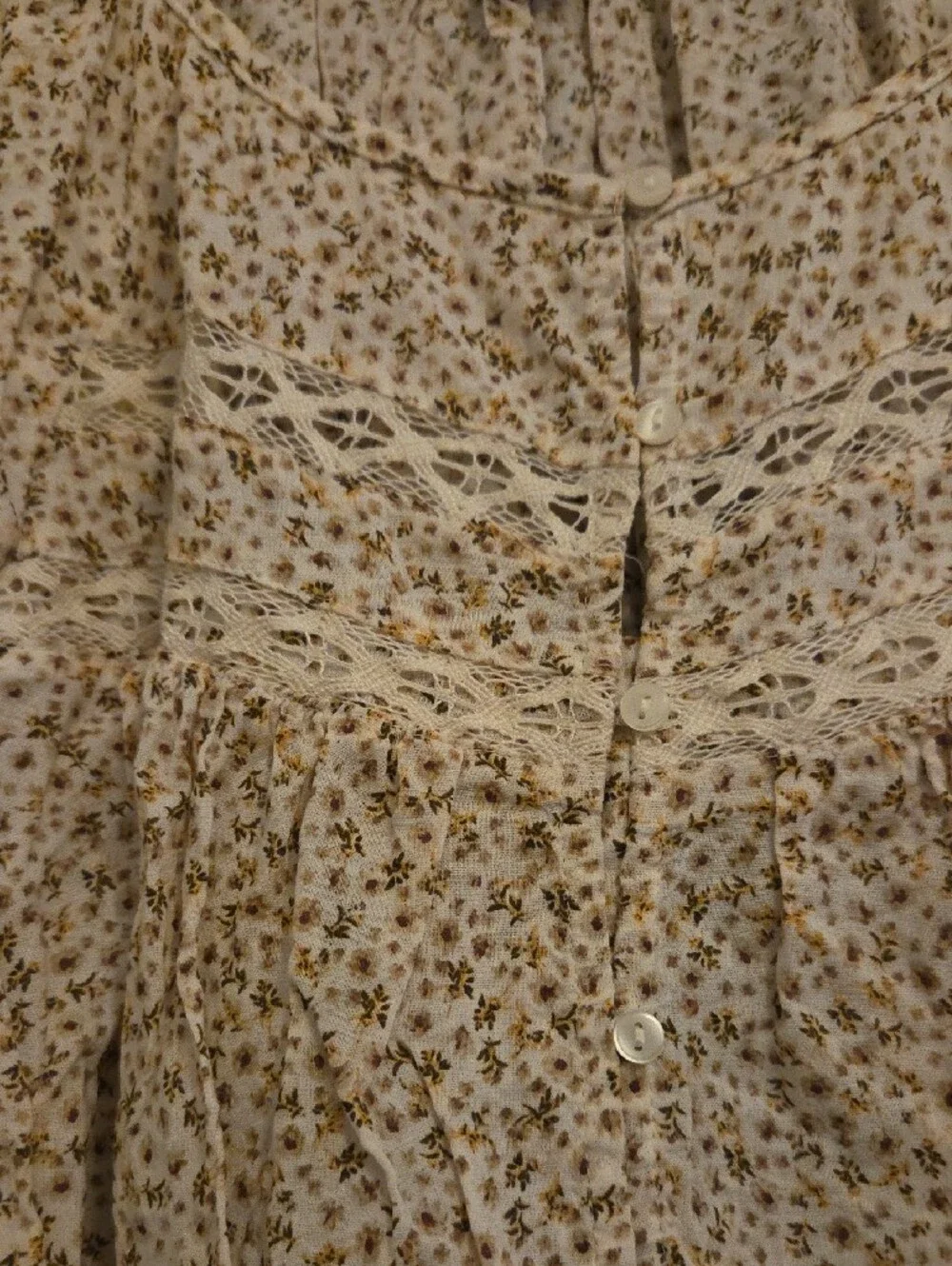 Old Navy lightweight cream